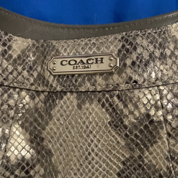 Beauty of a purse……and it’s coach💕💕💕 - Picture 2 of 4